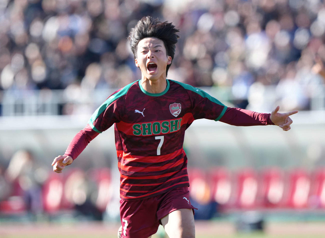 尚志対帝京長岡　後半、先制点を決め喜ぶ尚志・臼井（撮影・足立雅史）