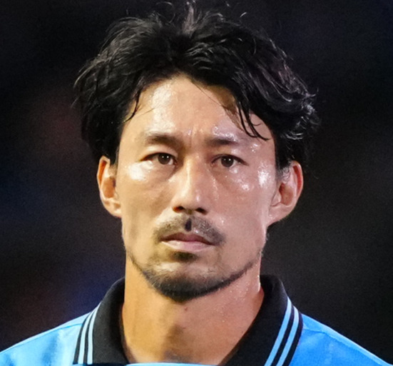 J1リーグ　第32節　川崎F対柏　後半、途中出場の川崎F家長昭博＝2025年9月28日※Uvanceとどろきスタジアム、ホーム