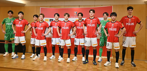 浦和】埼スタで新体制発表 復帰組含めた11選手が登壇 堀之内聖SD「優勝