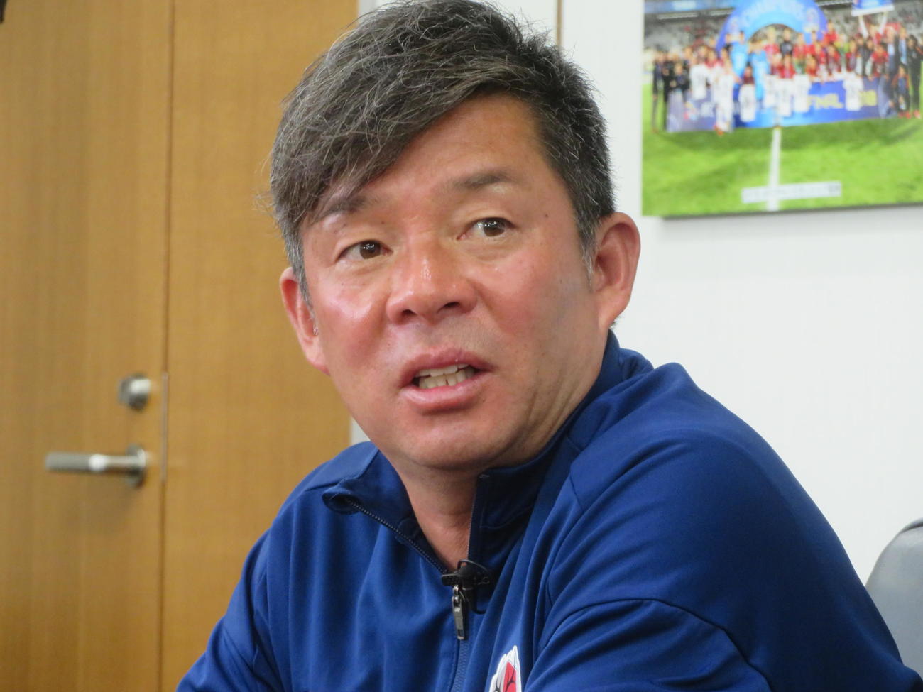 新シーズンに向けて始動した鹿島アントラーズの鬼木達監（撮影・佐藤成）