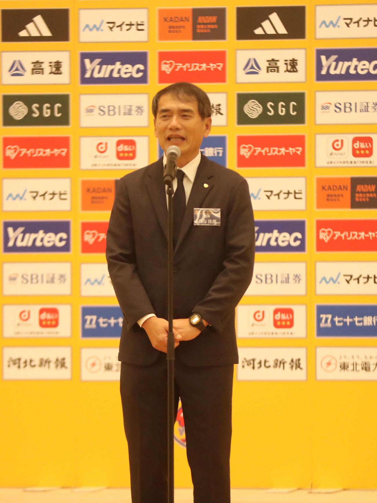結団式に登壇したJ2仙台・森山監督（撮影・高橋香奈）