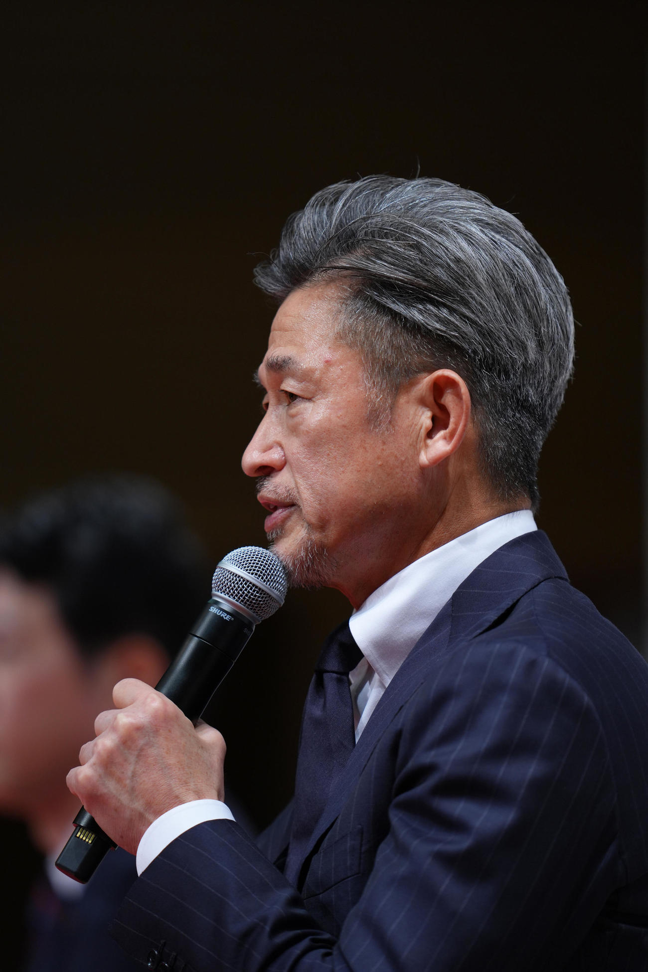 J3福島加入会見に臨むカズ（撮影・足立雅史）