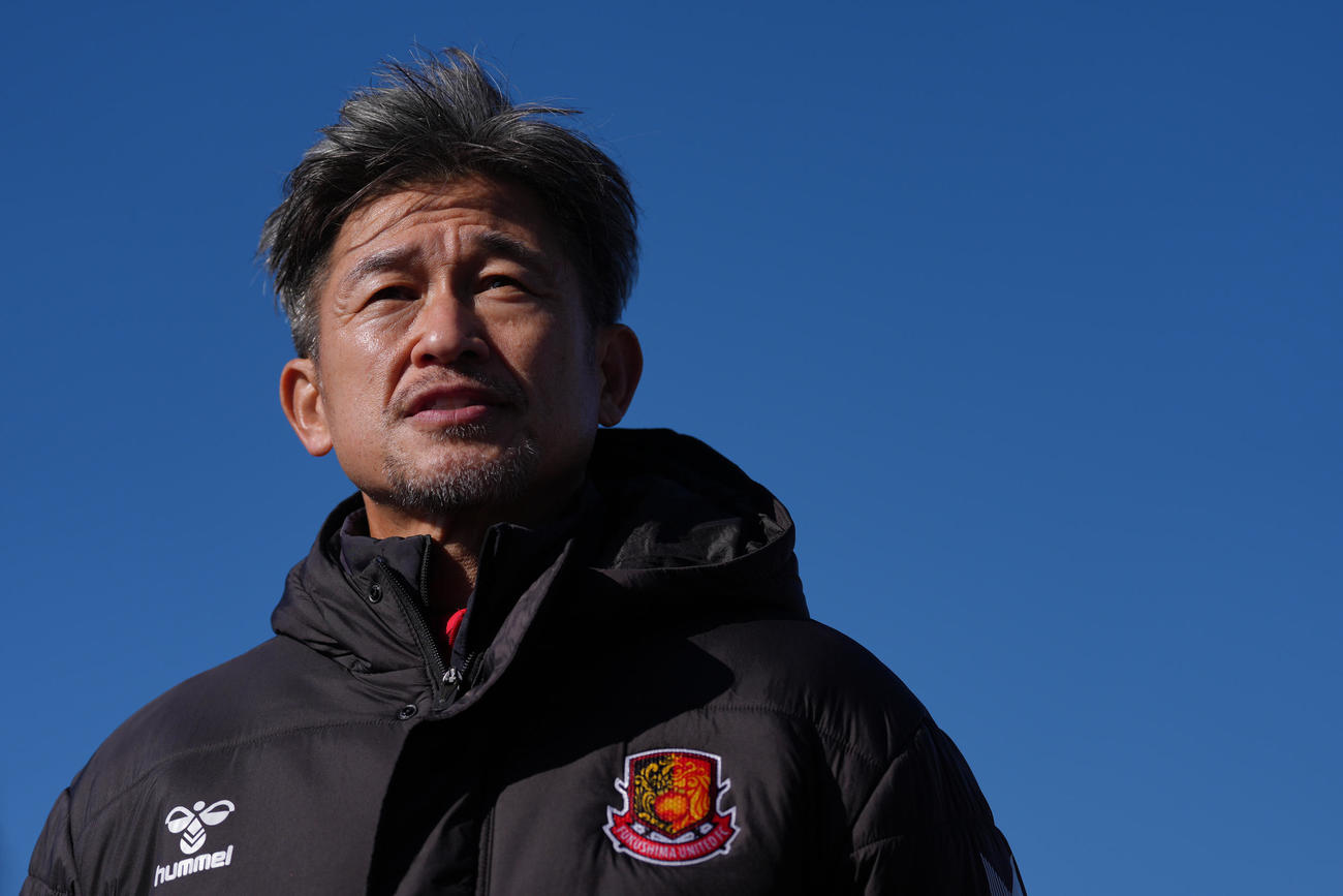 練習を終え、取材に応じるJ3福島カズ（撮影・足立雅史）