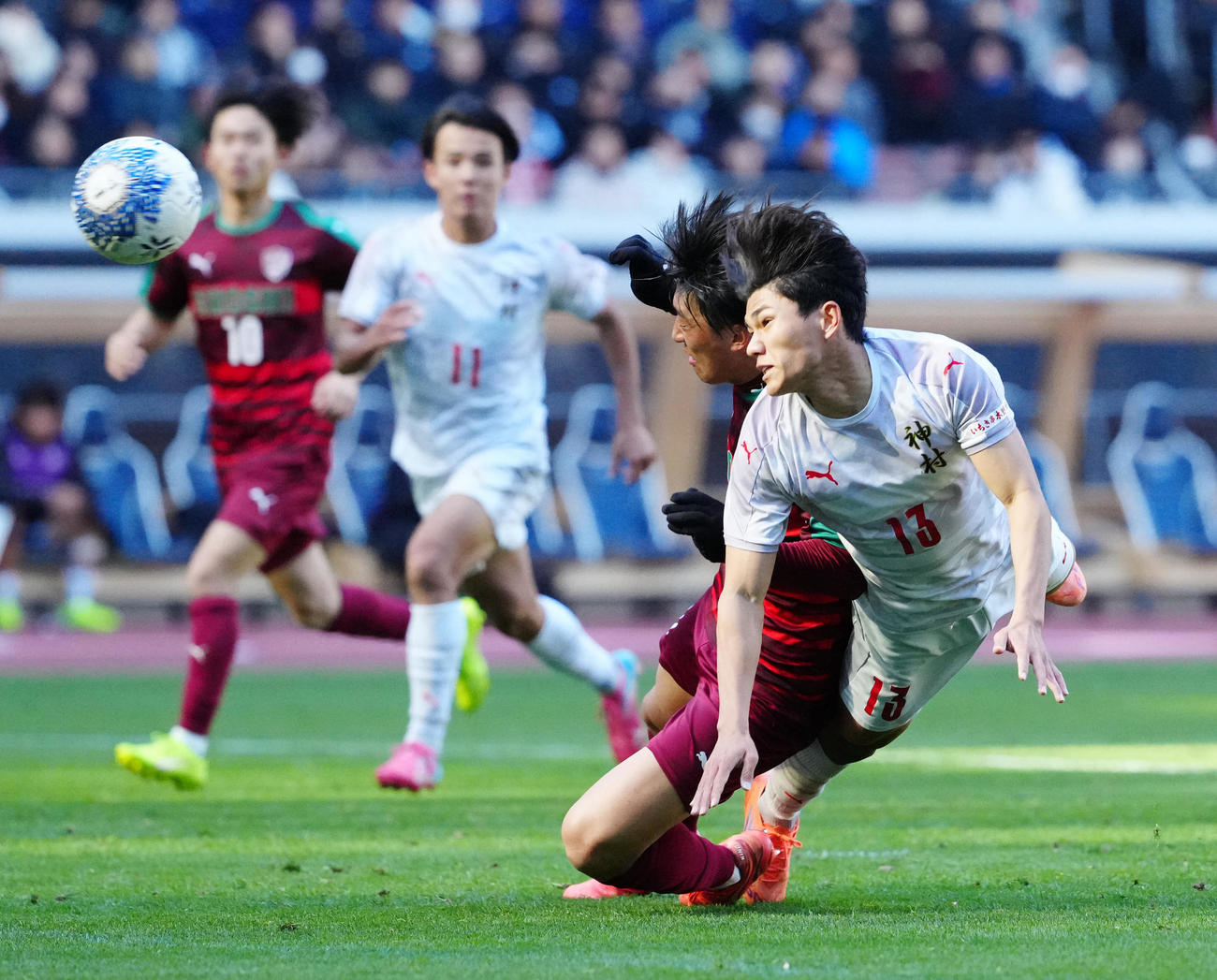 尚志対神村学園　後半、ゴールを決める神村学園・日高（右）（撮影・江口和貴）