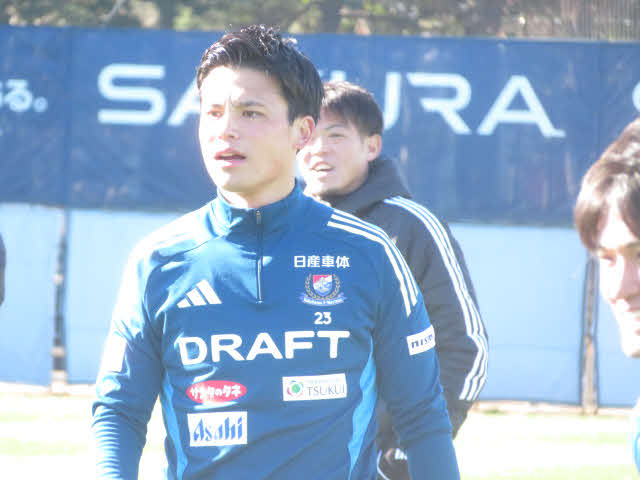 横浜FW宮市亮はチーム始動日に元気な姿を披露した