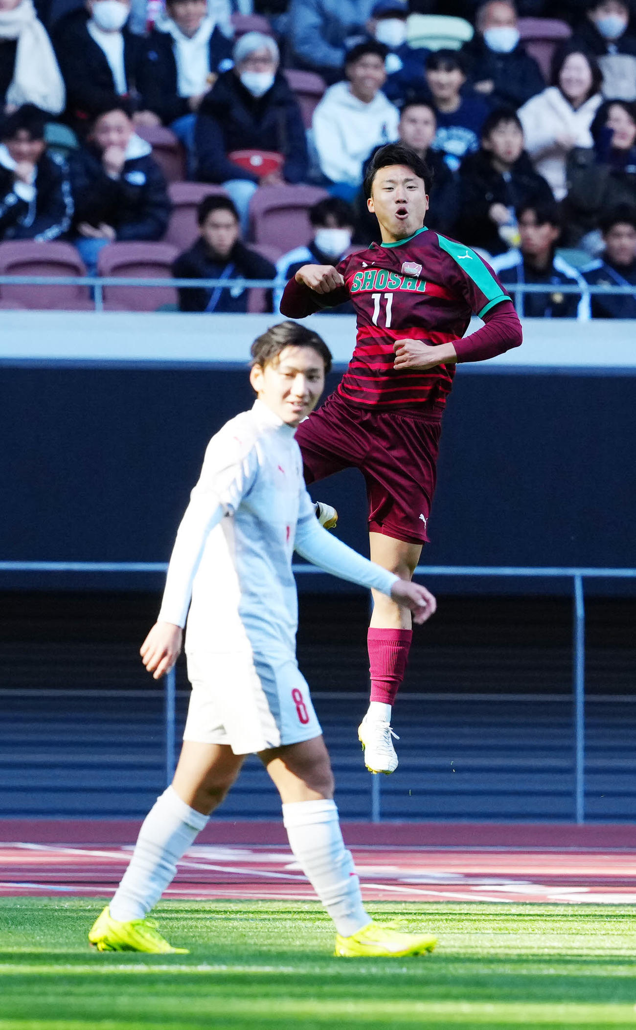 尚志対神村学園　前半、先制ゴールを決め喜ぶ尚志・岡（右）（撮影・江口和貴）