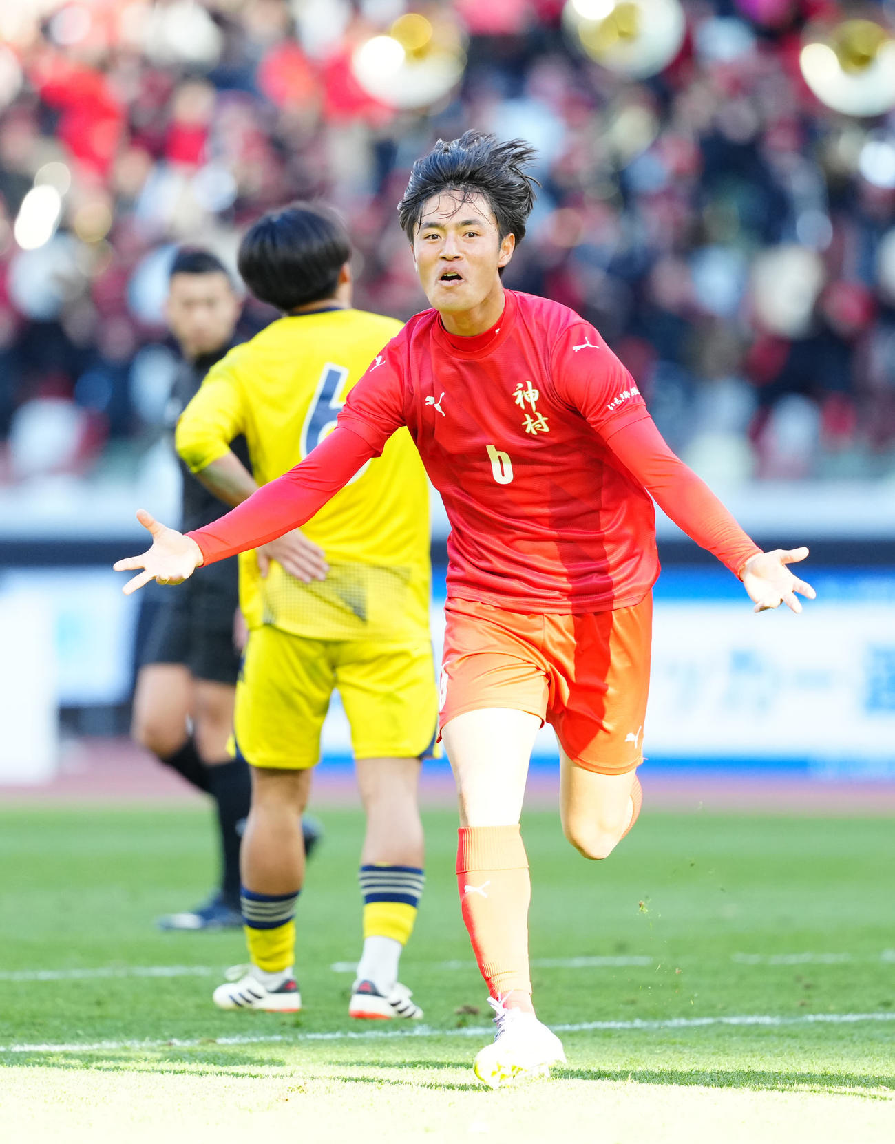 神村学園対鹿島学園　前半、ゴールを決め喜ぶ神村学園・堀ノ口（撮影・江口和貴）