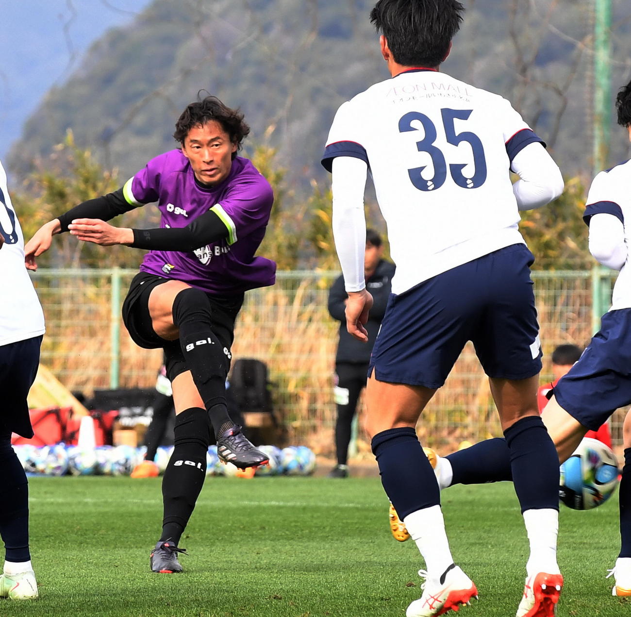 1本目の5分、先制点を決める藤枝中川