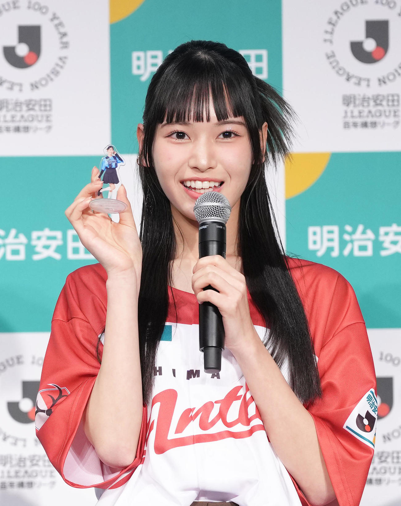 イベントに登場したニコラモデルの十文字陽菜（撮影・足立雅史）