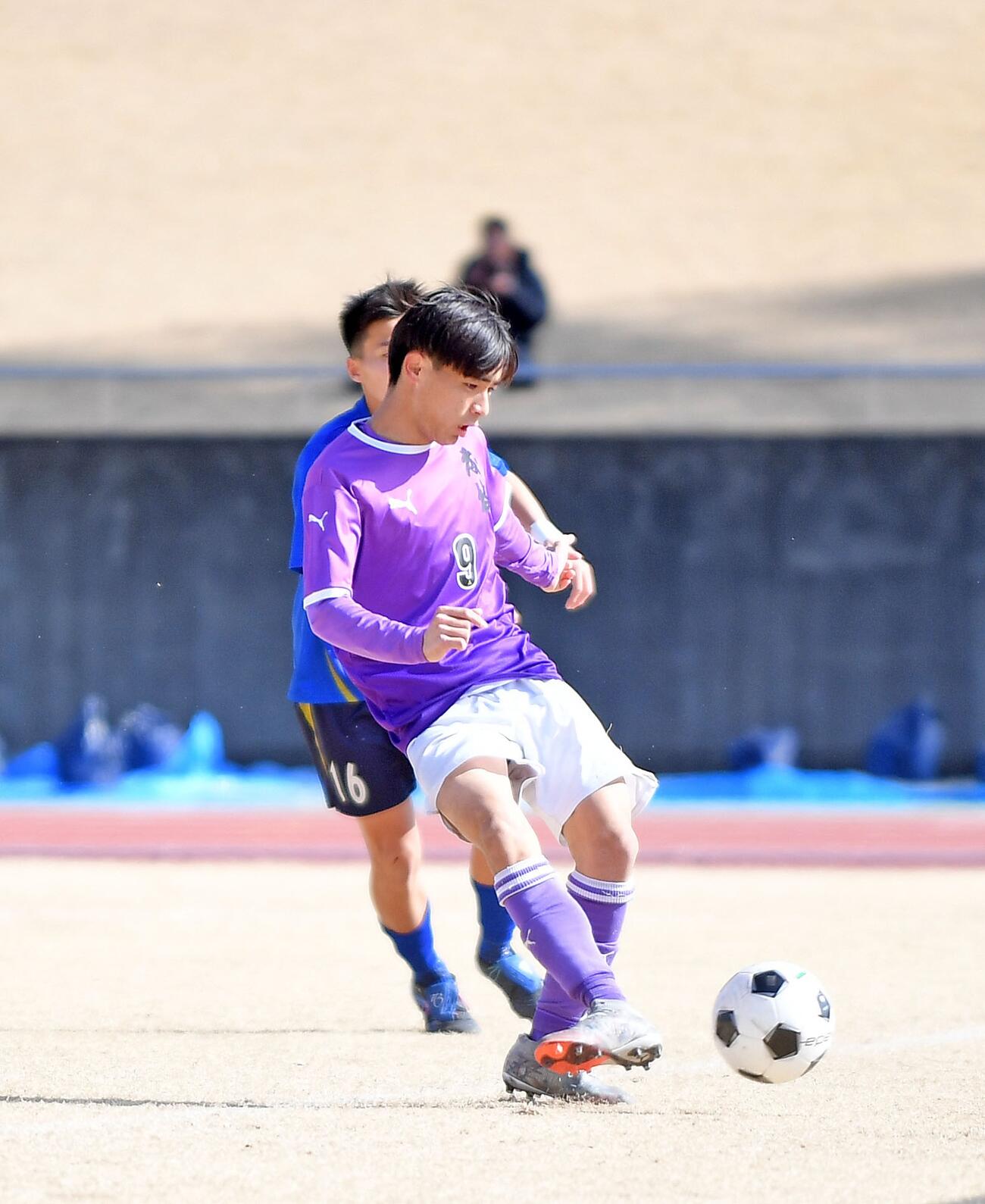 後半、ゴールを決める藤枝東・増田