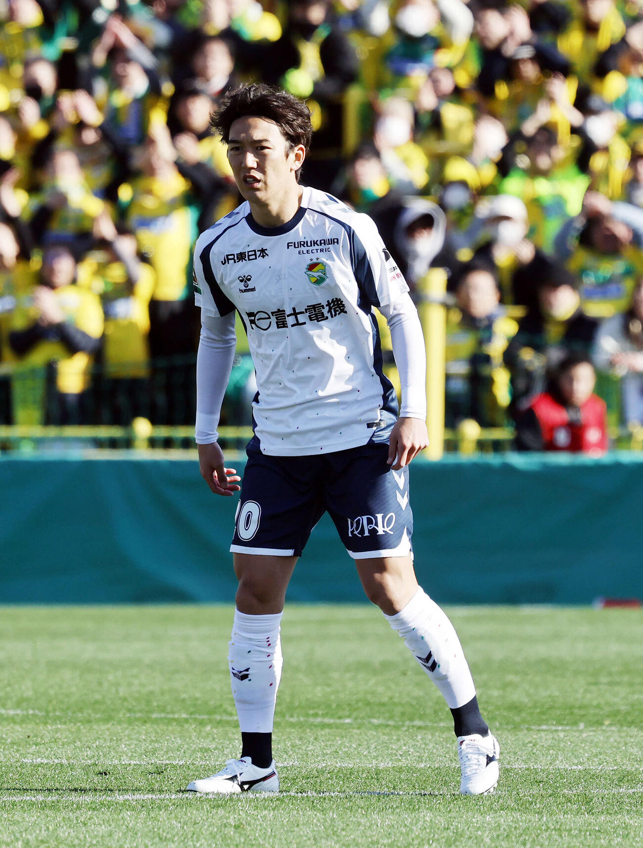 柏対千葉　前半、プレーする千葉石川（撮影・山本朝陽）