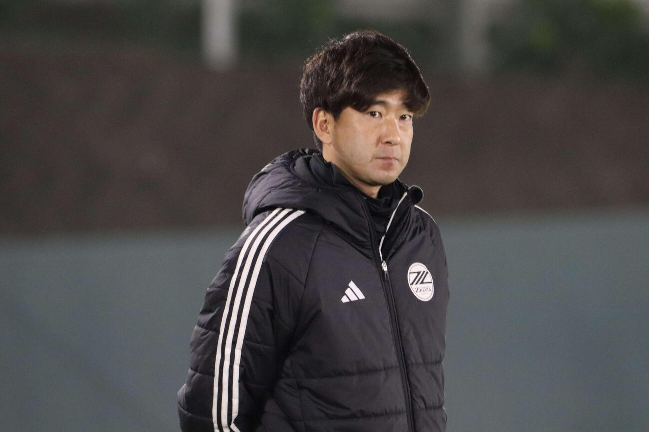 町田のアカデミーでユースを指導する森村昴太コーチ（C）FCMZ