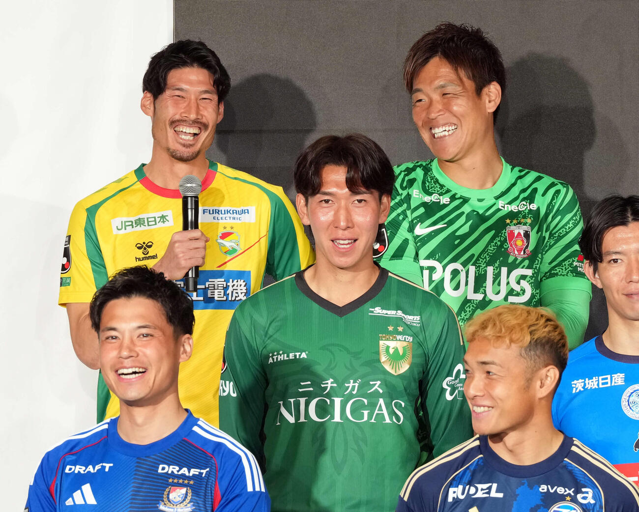 イベントに登壇した千葉鈴木（左）と浦和GK西川（撮影・たえ見朱実）
