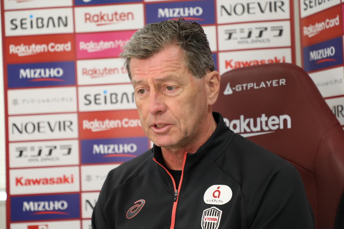 京都戦に向けたオンライン取材に応じる神戸のスキッベ監督（C）VISSEL KOBE