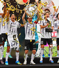 【百年構想リーグ】POラウンド第２戦　神戸が優勝、鹿島反撃及ばず　全順位が確定／スコア詳細 - サッカーライブ速報 : 日刊スポーツ