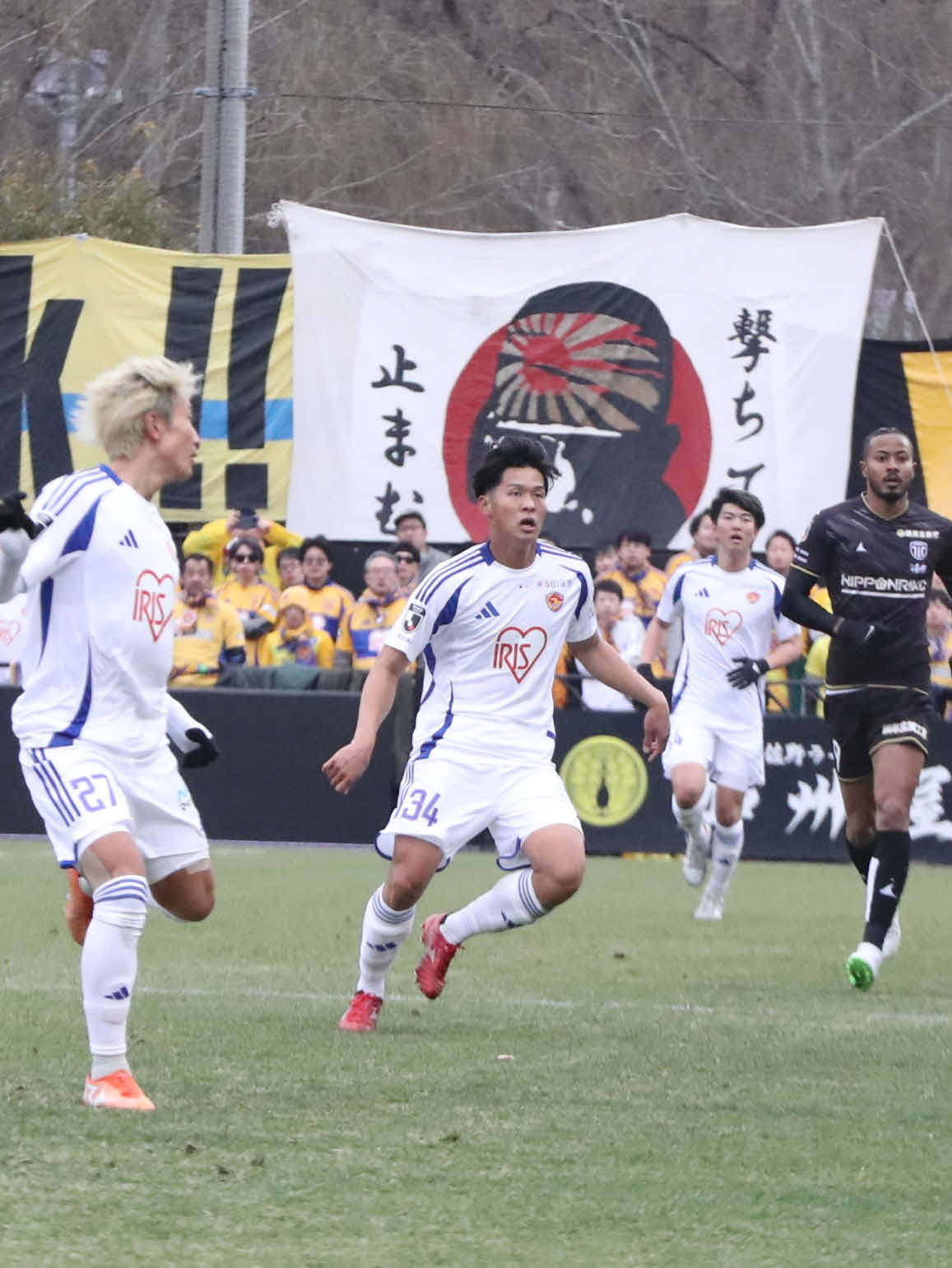 栃木シティ対仙台　初スタメンのJ2仙台FW古屋歩夢（左から2番目）（撮影・高橋香奈）