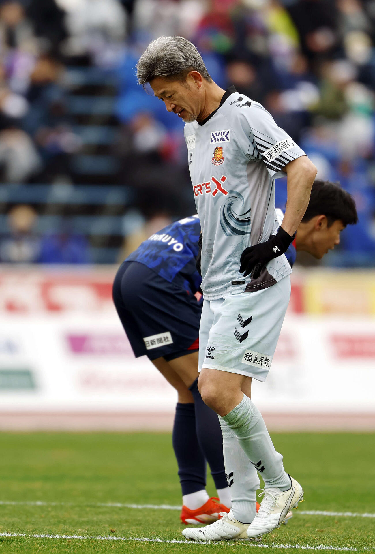 甲府対福島　前半、プレーすす福島カズ（撮影・山本朝陽）