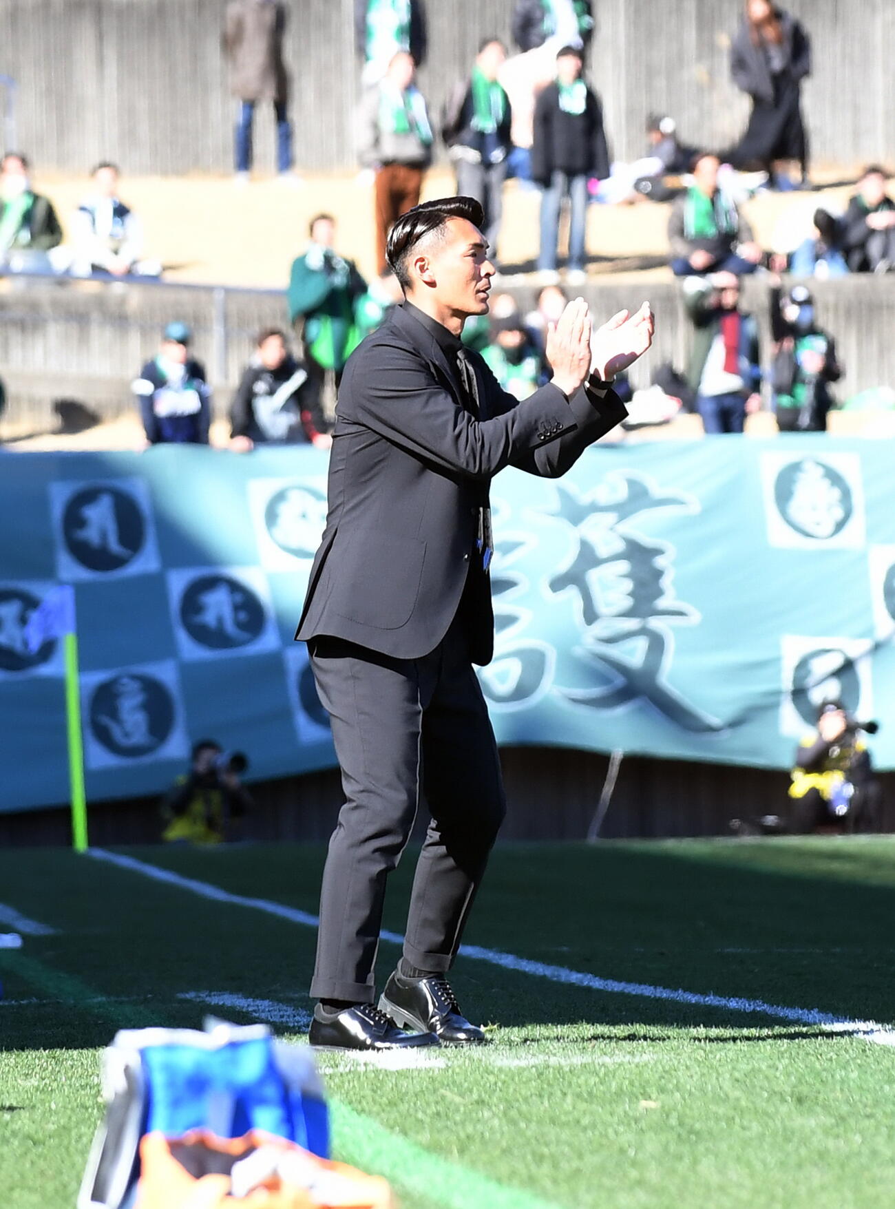 選手を鼓舞する藤枝槙野監督