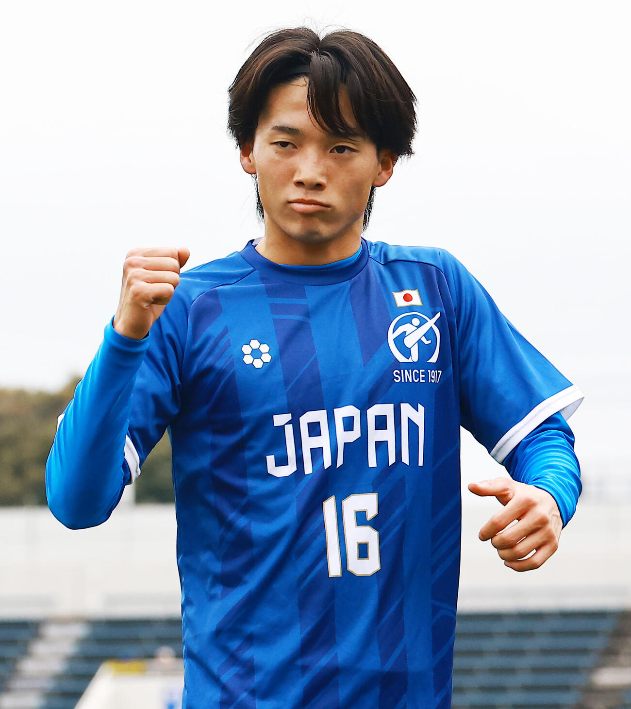 U－18Jリーグ選抜対日本高校サッカー選抜　前半、ゴールを決め喜ぶ日本高校サッカー選抜の尚志・臼井（撮影・野上伸悟）