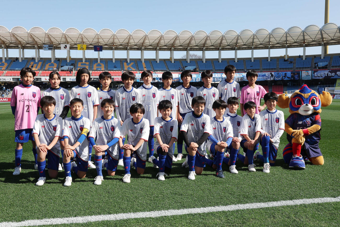 多摩川コラシコに臨む東京サッカースクールアドバンスクラス（撮影・宮地輝）