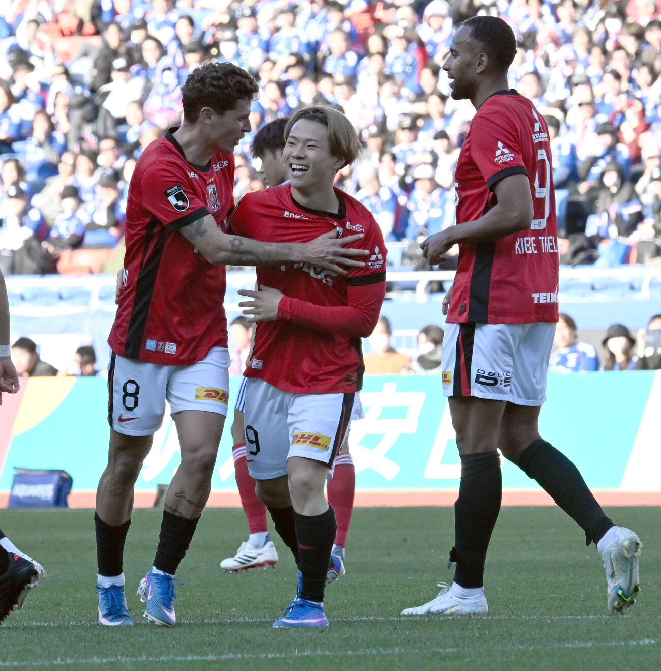 横浜M対浦和　後半、チーム2点目のゴールを決め、喜ぶ浦和早川（中央）（撮影・千葉一成）
