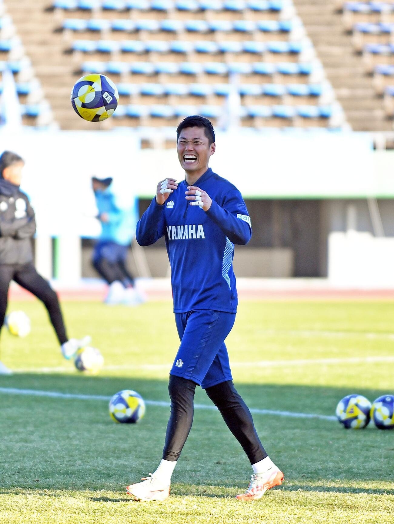 リラックスした表情で練習に臨む磐田川島