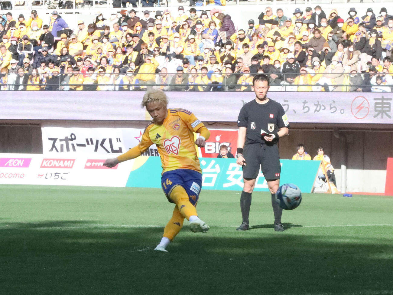 仙台対八戸　PK戦、5人目のキッカーのFW相良（撮影・高橋香奈）