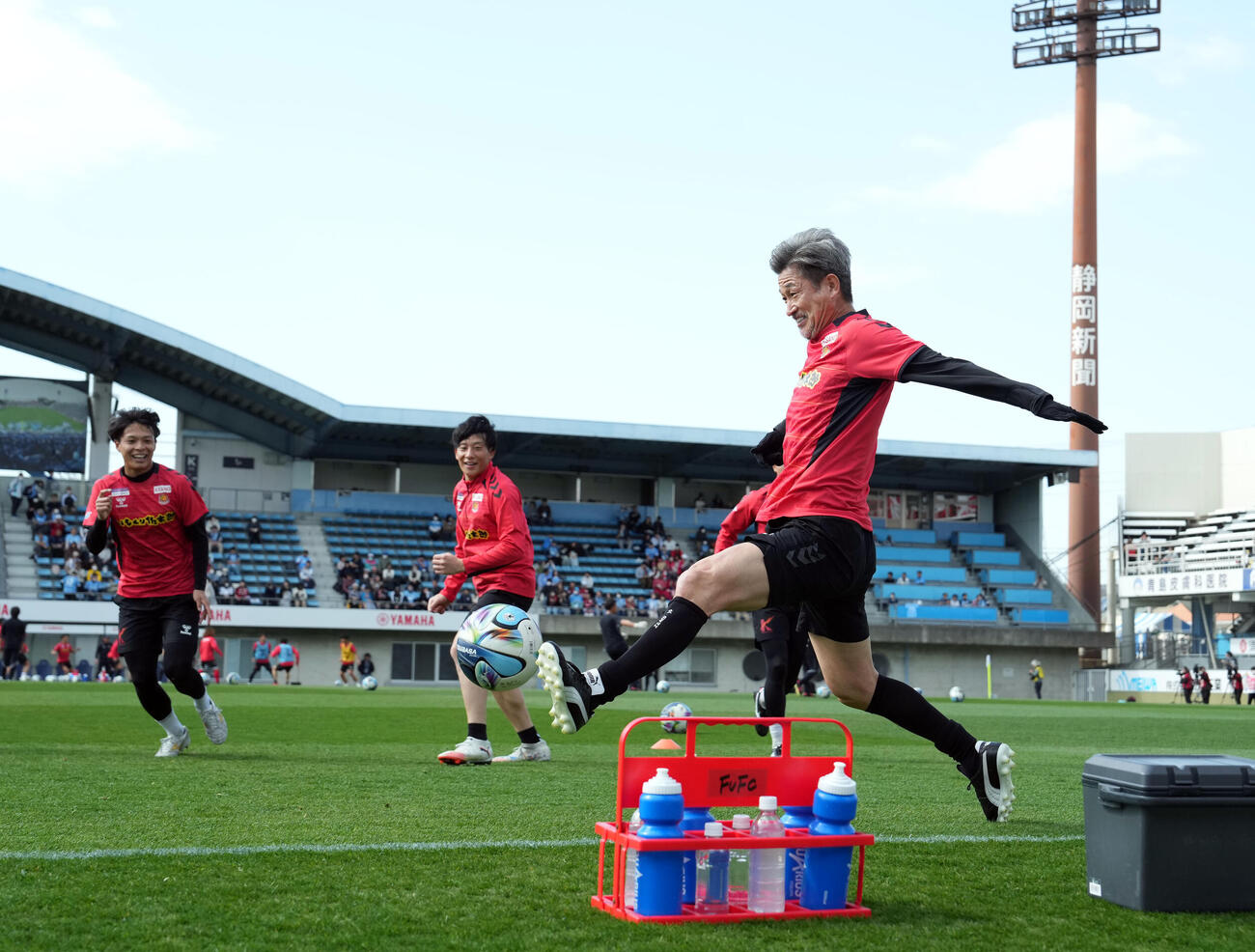 磐田対福島　ベンチスタートの福島カズ（撮影・たえ見朱実）