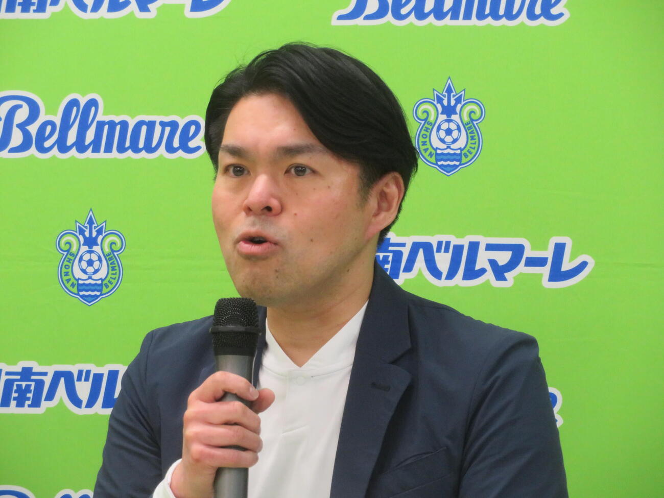 RIZAPグループ専務で湘南の塩田徹会長（2026年2月撮影）