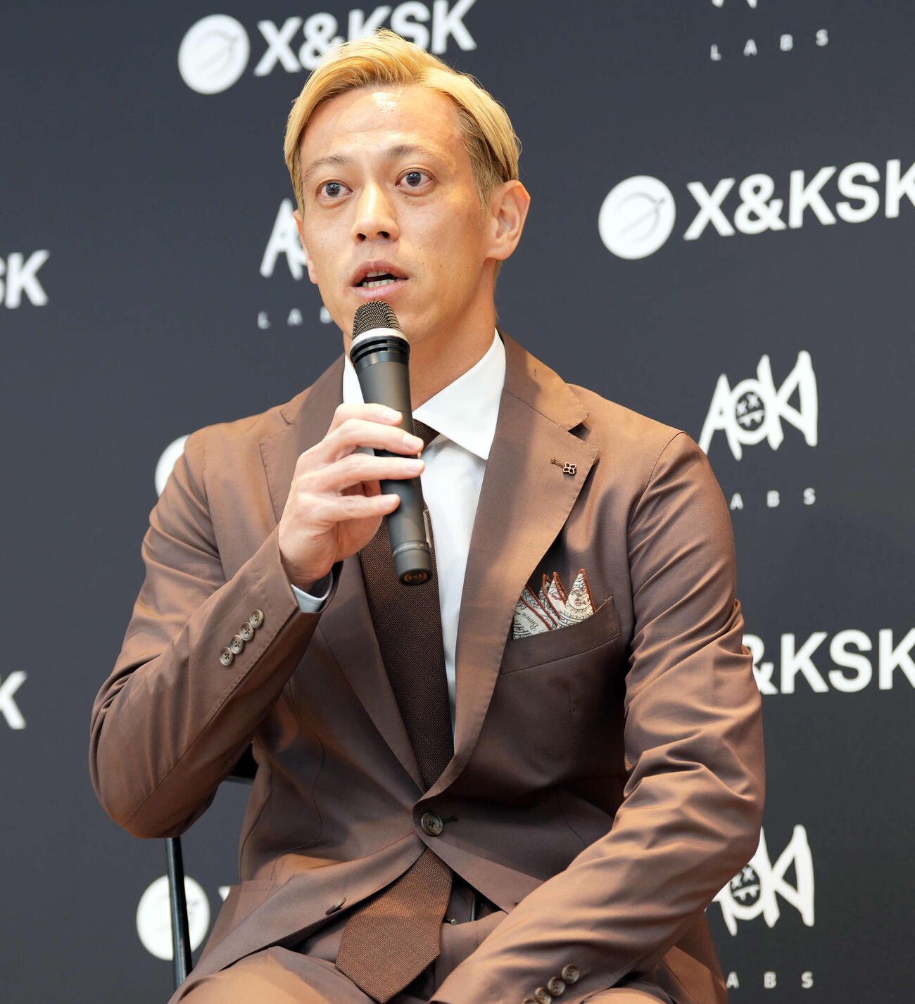 登壇する本田圭佑（撮影・小島史椰）