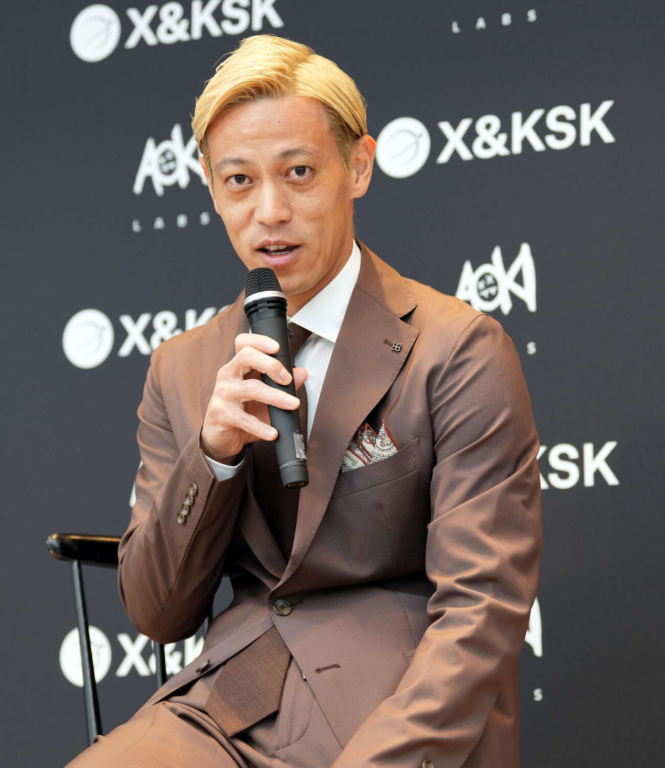 登壇する本田圭佑（撮影・小島史椰）
