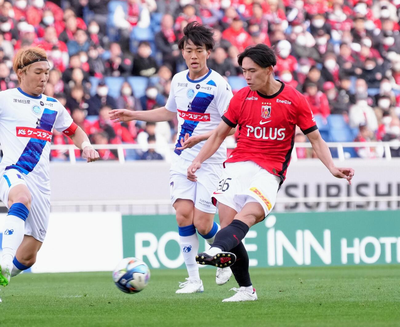 浦和対水戸　前半、ゴールを決める浦和肥田野（撮影・足立雅史）