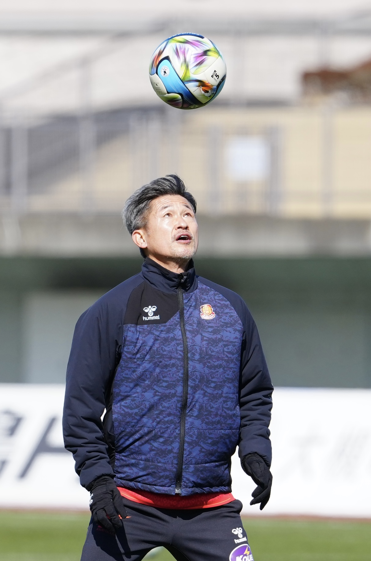 福島対長野　試合前練習を行う福島カズ（撮影・江口和貴）