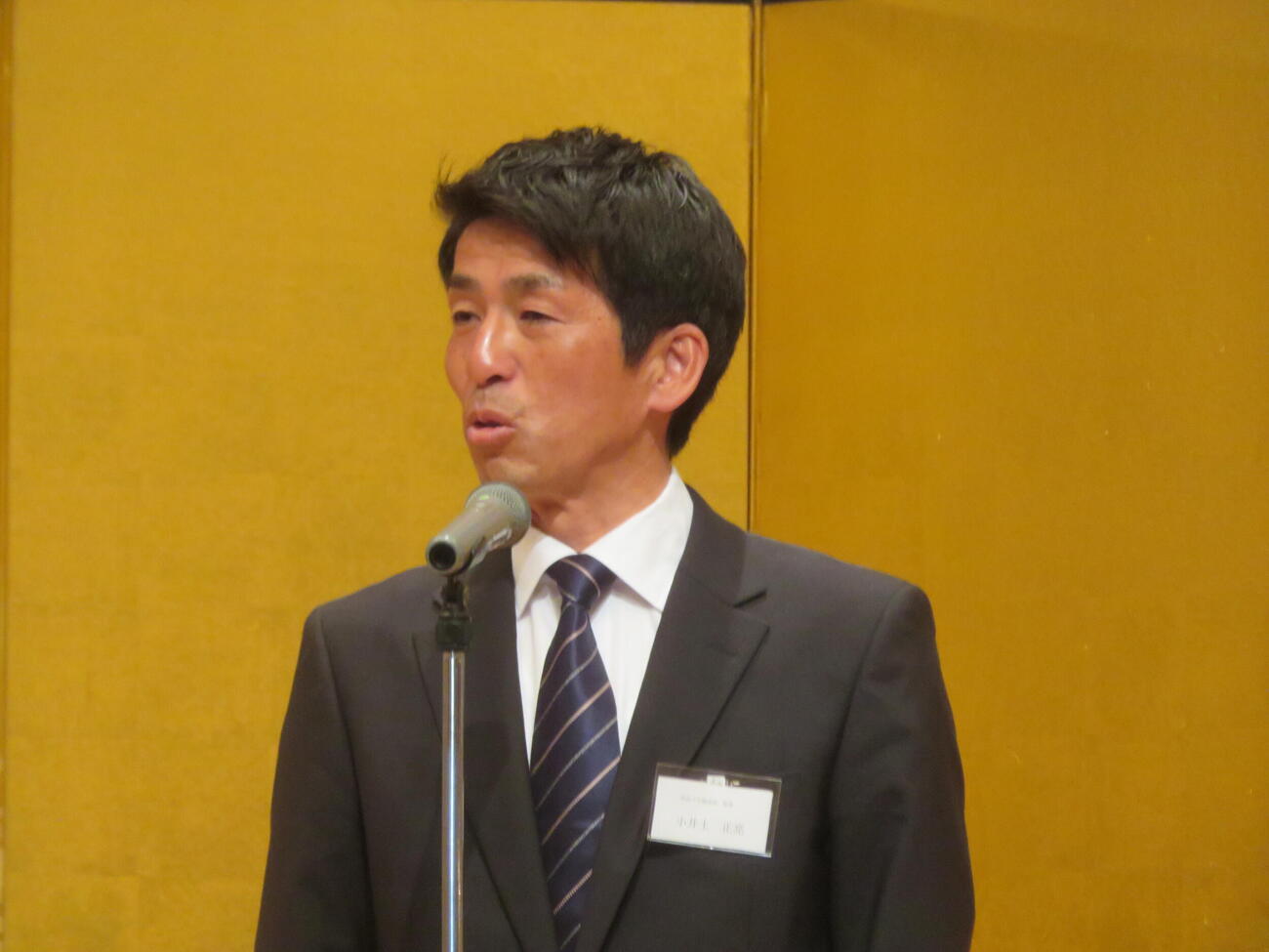 筑波大学蹴球部の第74回全日本大学サッカー選手権大会祝勝会兼創部130周年記念パーティーに出席した同部の小井土正亮監督（撮影・佐藤成）