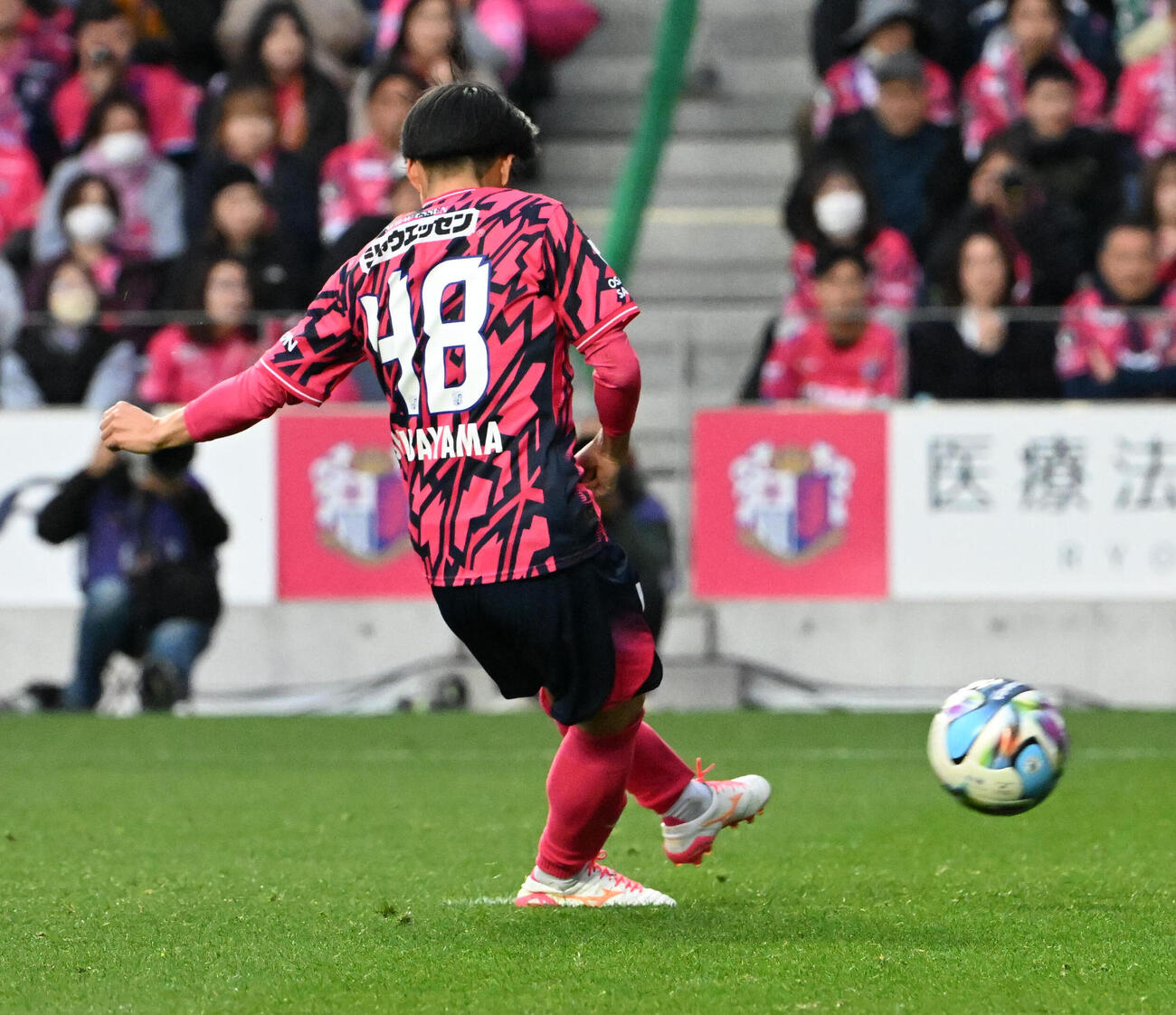 C大阪対神戸　PK戦でゴールを決めるC大阪の柴山（撮影・石井愛子）