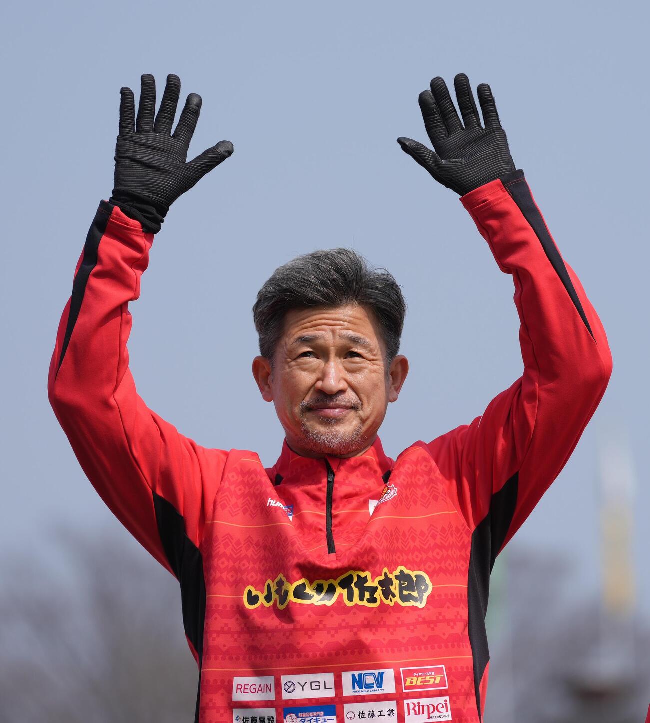 福島対松本　試合前練習に臨む福島カズ（撮影・足立雅史）