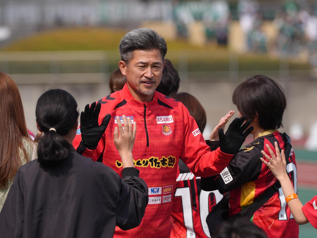 福島対松本　試合前練習に臨む福島カズ（撮影・足立雅史）