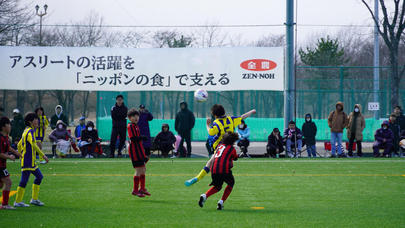 準決勝進出を果たした昨年北海道王者のSSS札幌サッカースクール（黄）