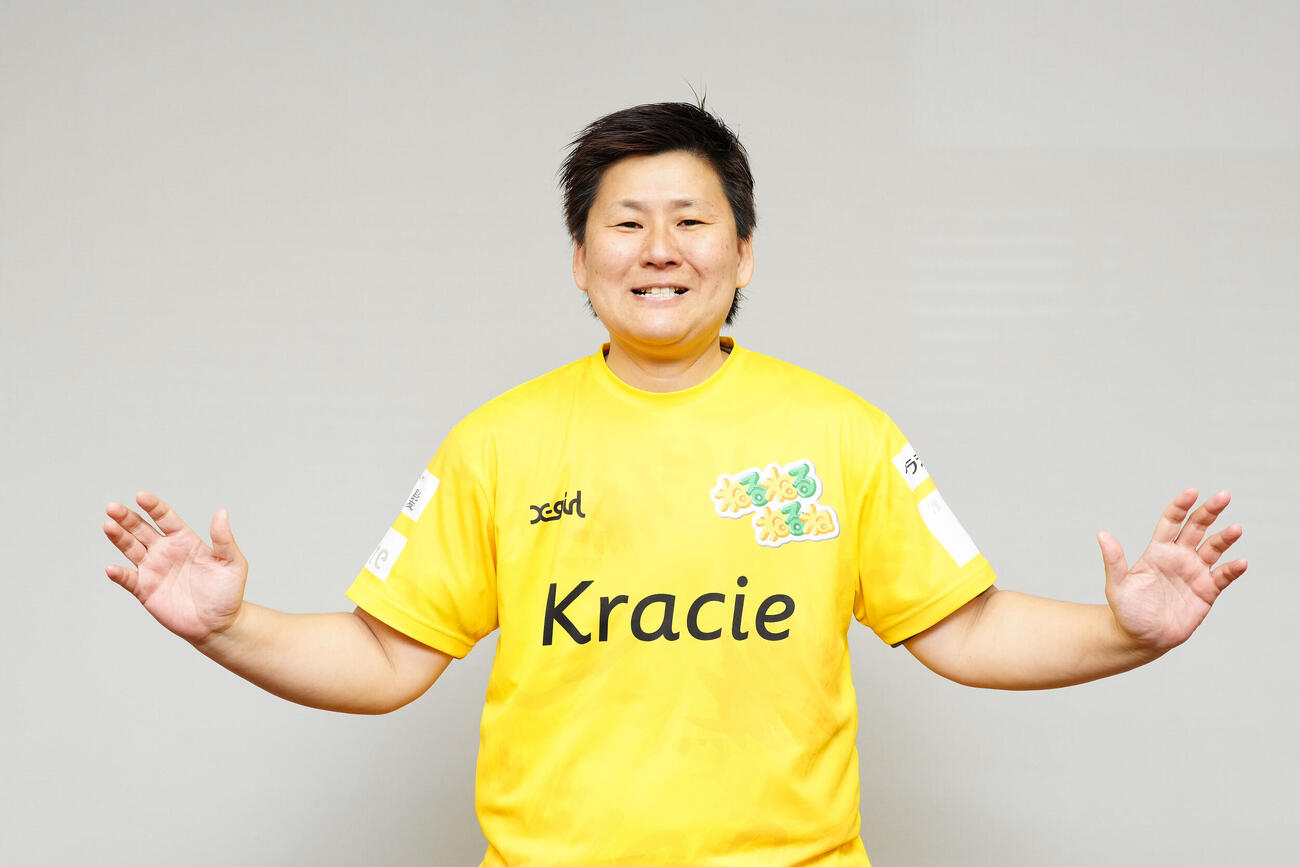 29日に行われるクラシエカップ決勝のPRで来社したWEリーグの海堀あゆみ理事（撮影・江口和貴）