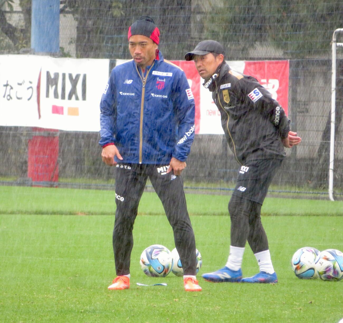 川崎フロンターレ戦に向けて調整するFC東京DF長友佑都