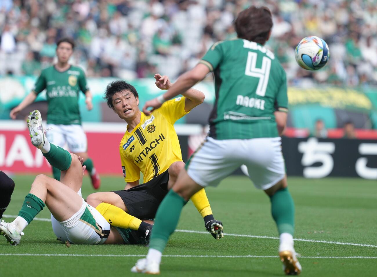 明治安田J1百年構想リーグ　東京V対柏　前半、攻め込む柏垣田裕暉（撮影・足立雅史）