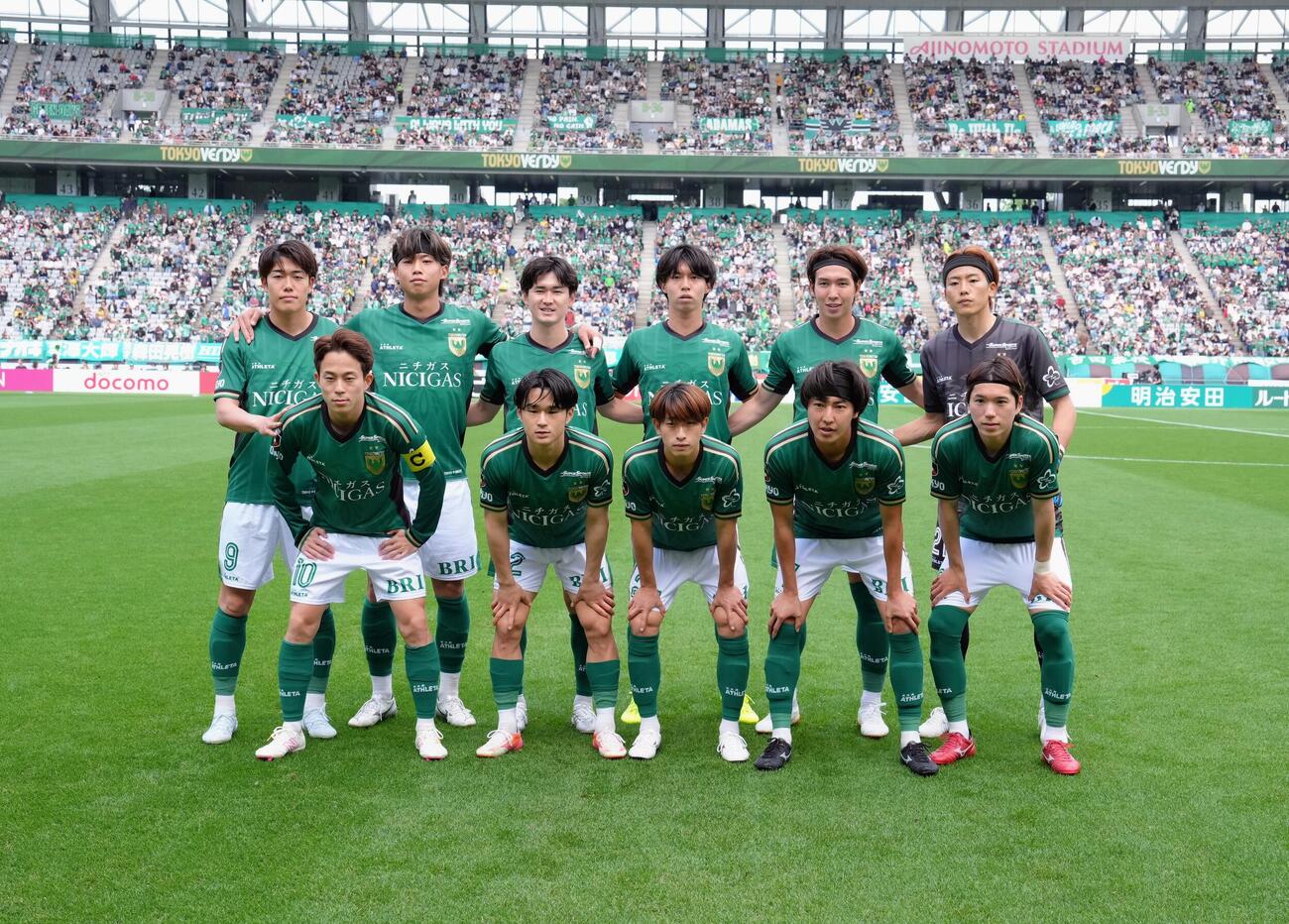 明治安田J1百年構想リーグ　東京V対柏　東京Vのスタメン（撮影・足立雅史）