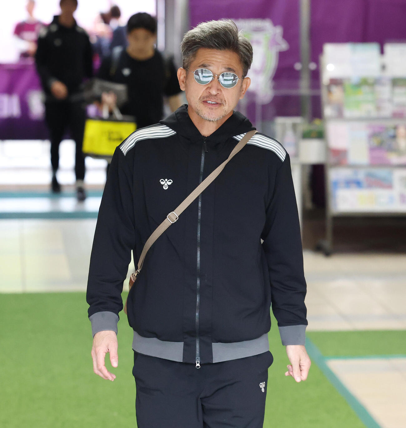 明治安田J2・J3百年構想リーグ　藤枝対福島　スタジアム入りする福島カズ（撮影・宮地輝）