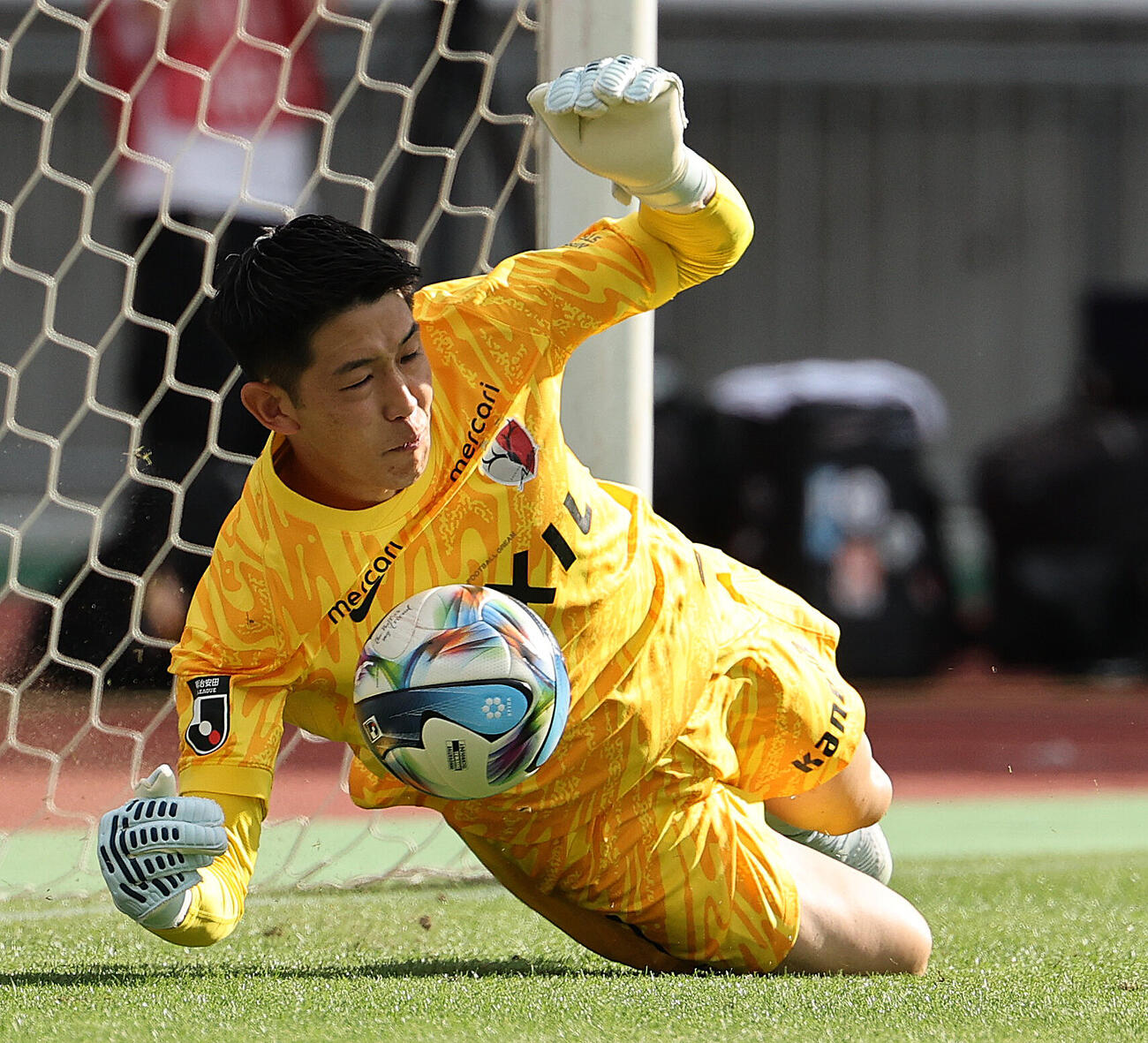 横浜対鹿島　PK戦で横浜の3人目を止めた鹿島GK早川友基（撮影・野上伸悟）