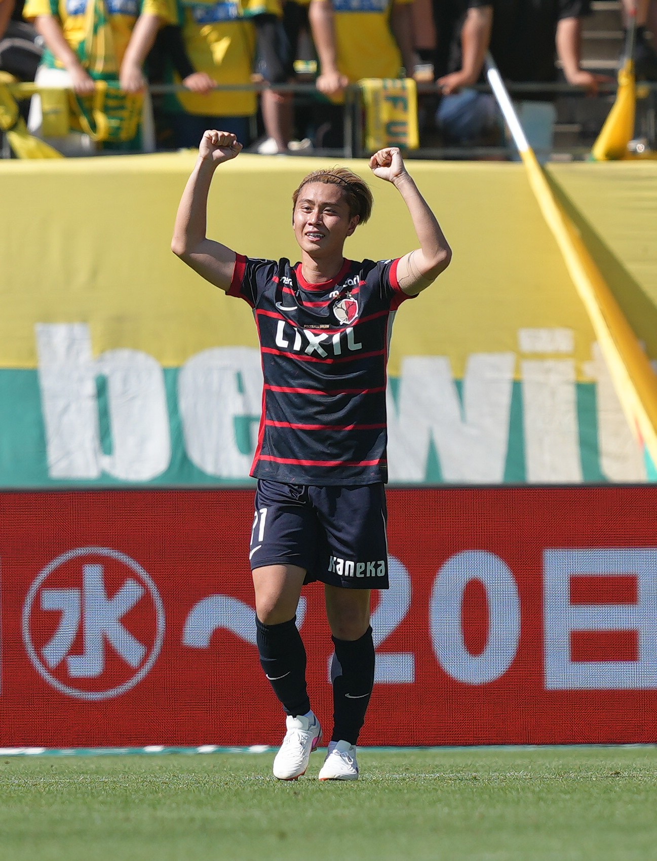 明治安田J1百年構想リーグ　千葉対鹿島　前半、先制ゴールを決め喜ぶ鹿島荒木遼太郎（撮影・足立雅史）
