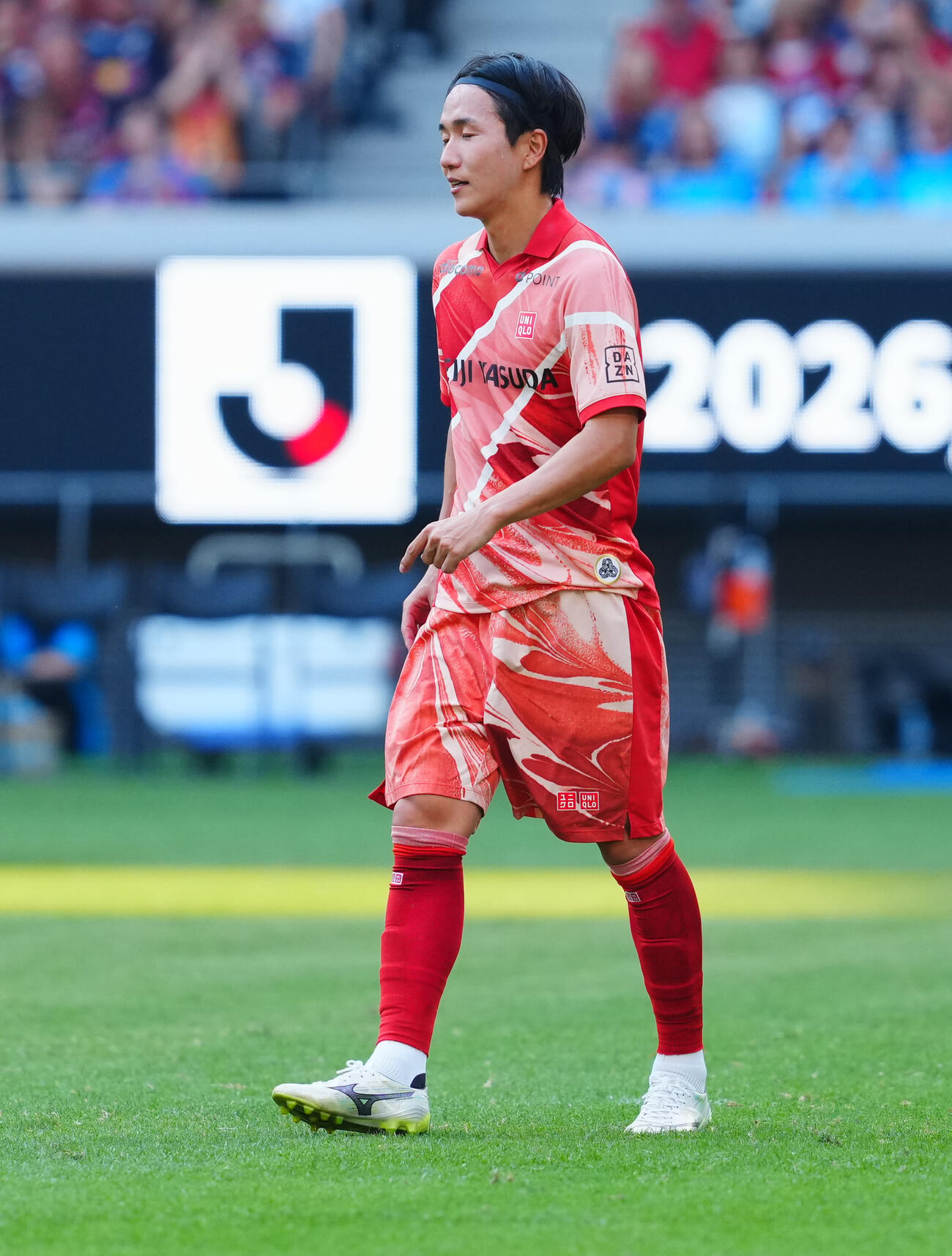 JリーグオールスターDAZNカップ　　準決勝　J1EAST対J2・J3EAST－A PK戦、シュートを外し悔しげなJ1EAST天野純（撮影・垰建太）