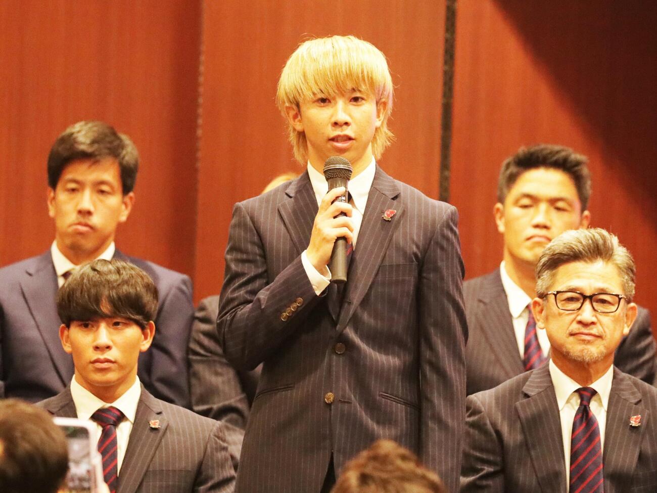 出陣式で今季への決意を語るJ3福島・MF針谷岳晃（撮影・高橋香奈）