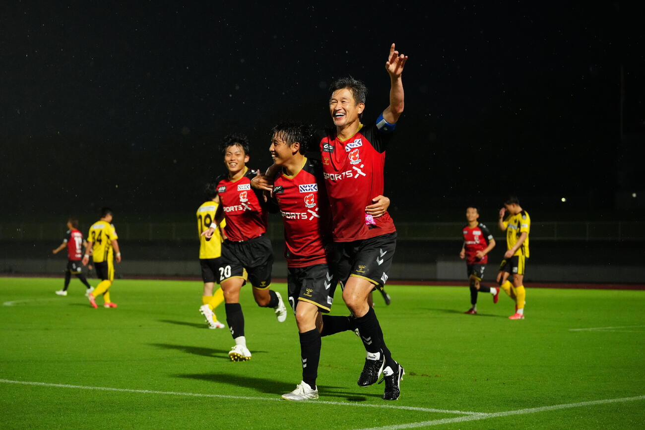 ゴールを決めた福島FWカズ🄫Fukushima United FC