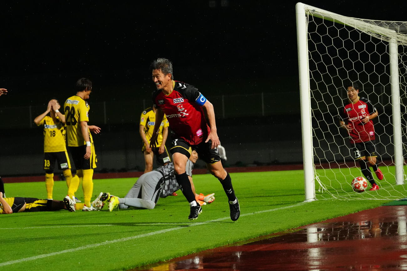 ゴールを決めた福島FWカズ🄫Fukushima United FC