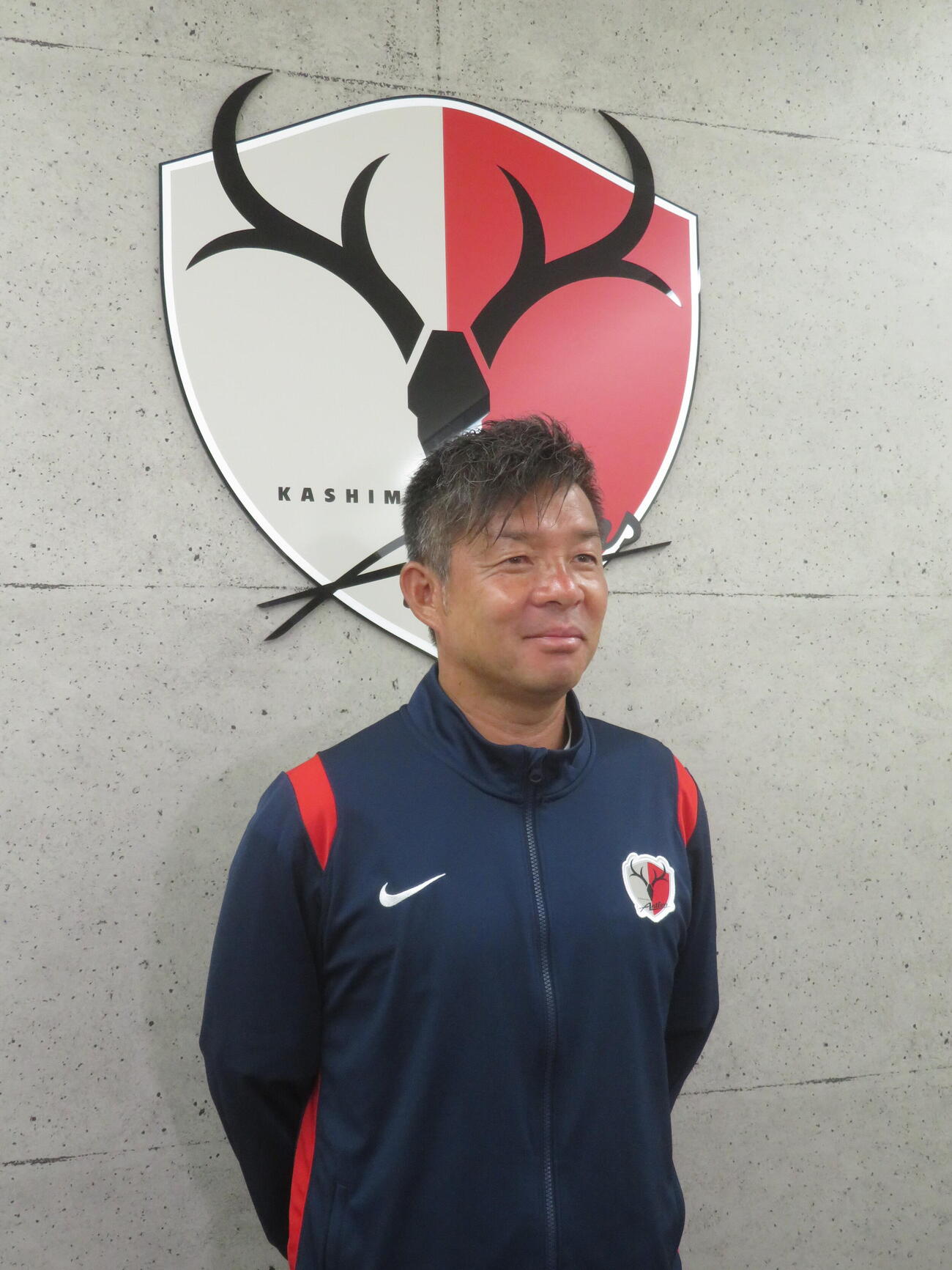 Jリーグ開幕戦に向けて取材に応じた鹿島アントラーズ鬼木達監督